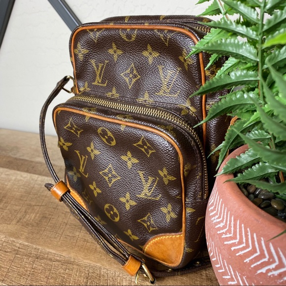 SOLD Louis Vuitton Monogram Amazone Crossbody - Picture 2 of 16